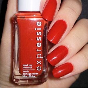 🆕 Express Quick Dry Nail Color - Bolt and be Bold